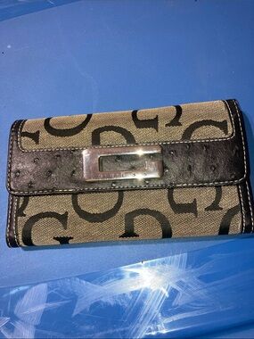 Guess Beige and Black Signature Continental Wallet